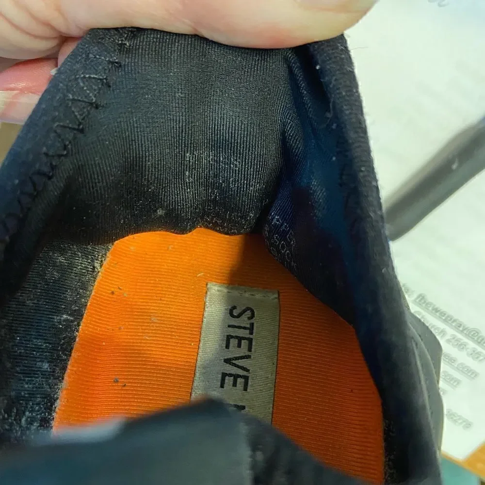 Steve Madden leave comment